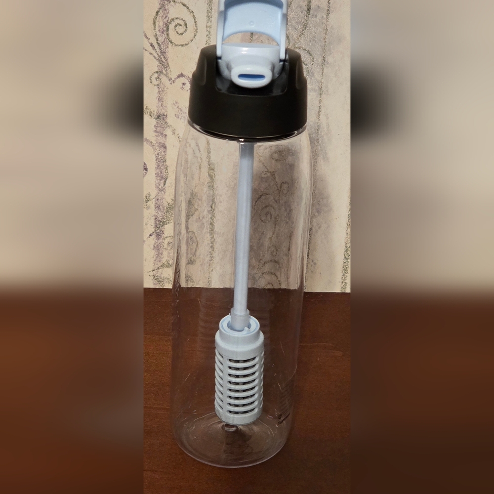 TUPPERWARE PURE & GO WATER FILTER BOTTLE NWOT